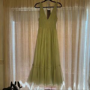 NWT. H&M midi tulle sage dress.